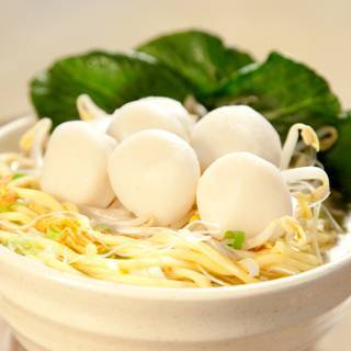 Fishball Noodle Soup 魚蛋清湯麵